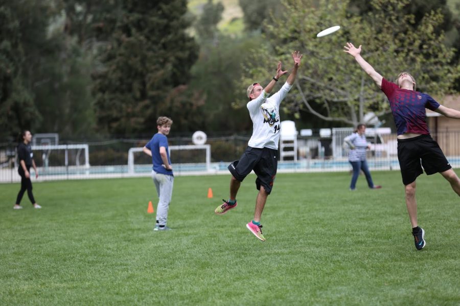 dTHS started a new Ultimate Frisbee program this Spring. 
League tournament begins at 8:30 a.m. Sunday, June 2, at Newbury Park.
