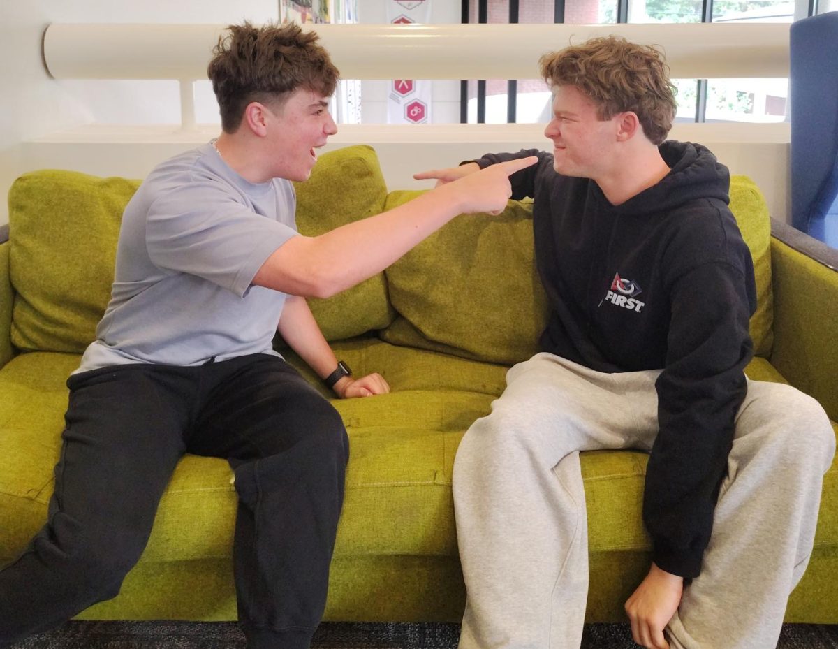 Two dTHS students argue during school.